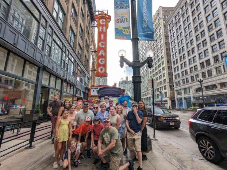 Chicago: Best of Attractions Walking Tour +Bike/Kayak Rental - Accessibility and Language