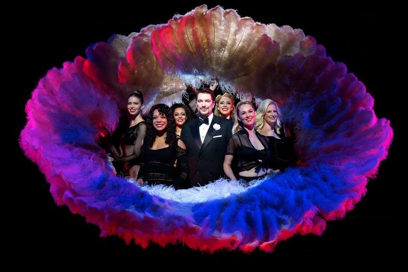 Chicago Broadway Show Ticket in New York - Roxie Hart’s courtroom becomes a stage