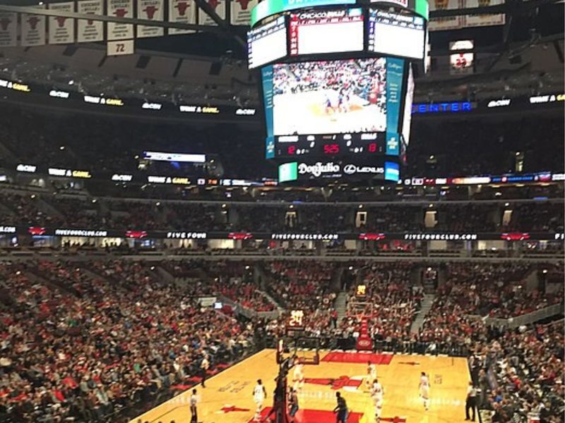 Chicago Bulls Basketball Game at United Center - Inside the arena: basketball, food, and between-play entertainment