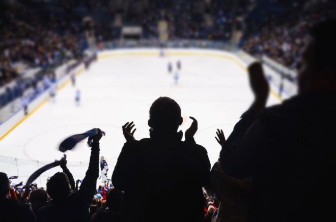 Chicago: Chicago Blackhawks NHL Game Ticket at United Center - Pre-game Experience
