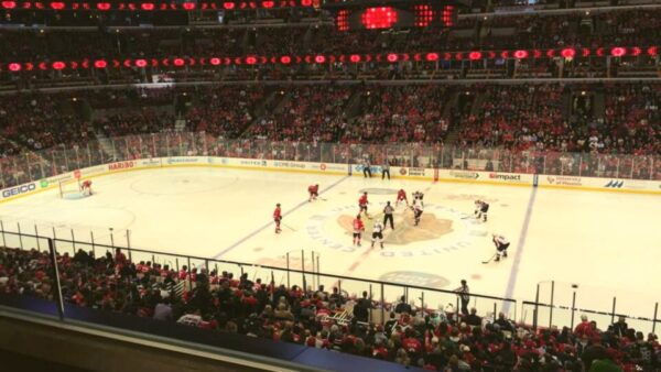 Chicago: Chicago Blackhawks NHL Game Ticket at United Center - Pricing and Availability