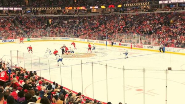 Chicago: Chicago Blackhawks NHL Game Ticket at United Center - Common Questions