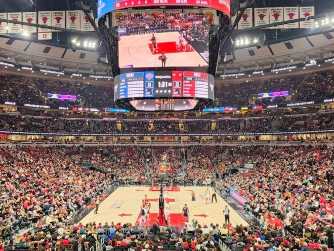Chicago: Chicago Bulls Basketball Game Ticket - Entry to United Center