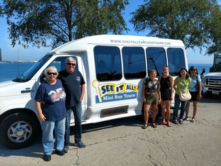 Chicago: City Minibus Tour With Optional Architecture Cruise - Tour Duration and Guide Commentary