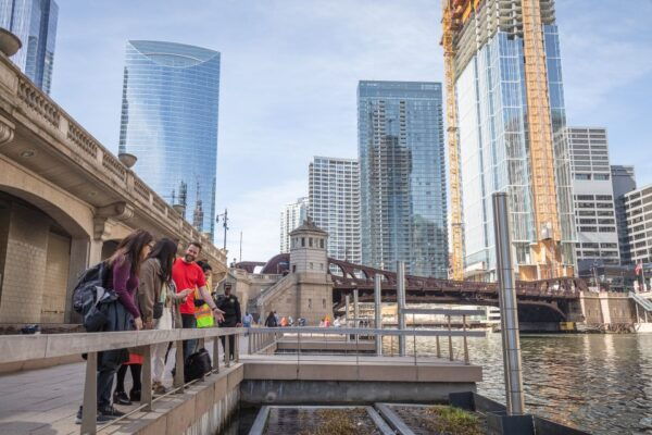 Chicago City Walking Tour - Local Snacks and Amenities