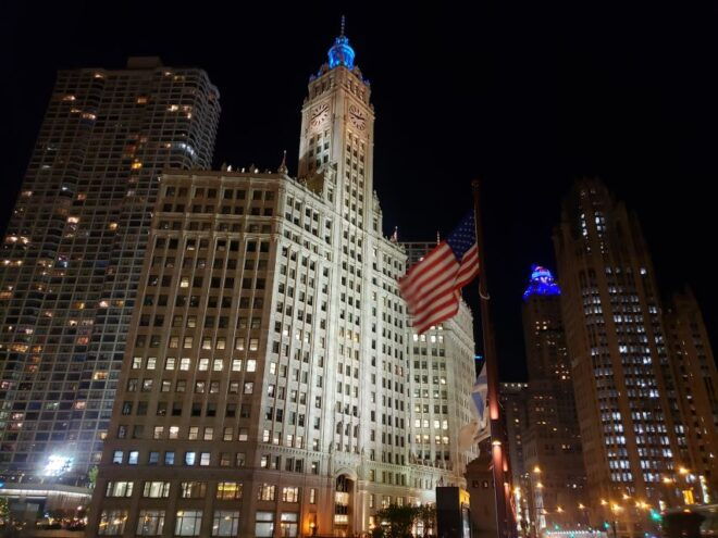 Chicago: Guided Sunset Tour by Open-Top Bus - Tour Experience