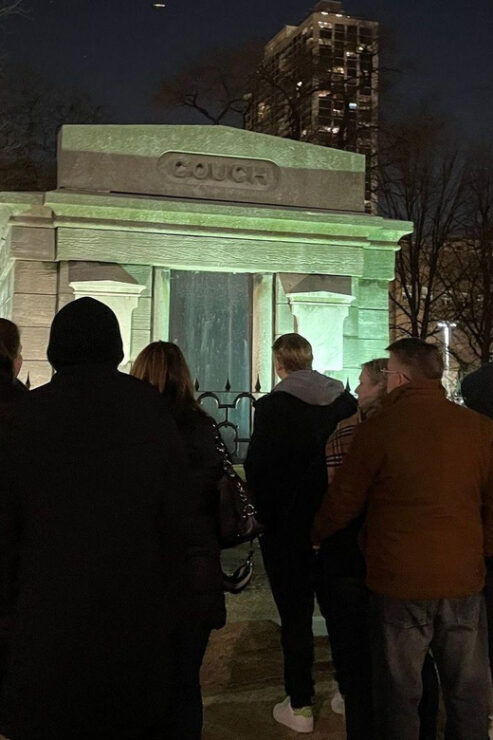 Chicago Haunted Pub Crawl: Water Tower Specter and Beyond - Highlights of the Experience