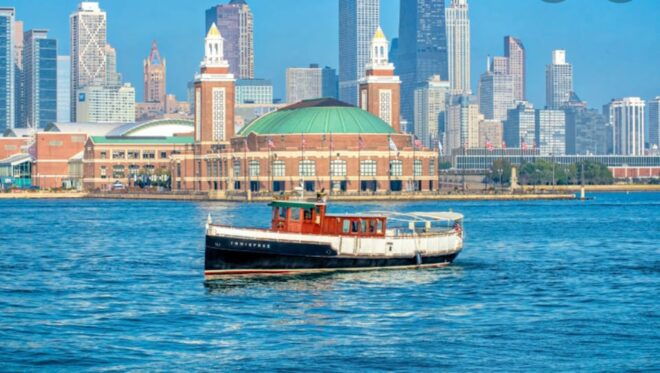 Chicago: Historic Architecture Chicago River Small Boat Tour - Tour Inclusions