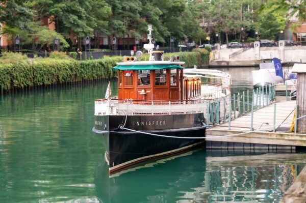 Chicago: Historic Architecture Chicago River Small Boat Tour - Tour Duration and Availability