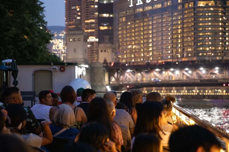 Chicago: Historic Gangsters & Twilight Tales Night Cruise - Who Will Love This Tour?