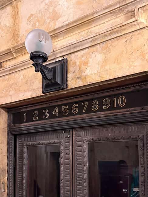 Chicago: Inside Walking Tour Of Fine Arts Building - A Closer Look at the Chicago: Inside Walking Tour of the Fine Arts Building