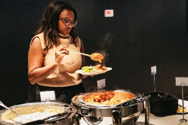 Chicago: Lake Michigan Buffet Brunch, Lunch or Dinner Cruise - Boarding and Greeting
