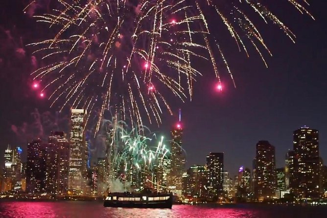 Chicago Lake Michigan Fireworks Cruise - Meeting and Pickup