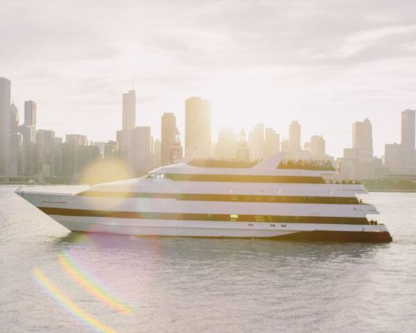 Chicago: Lake Michigan Gourmet Brunch/Lunch/Dinner Cruise - Admire Iconic Landmarks