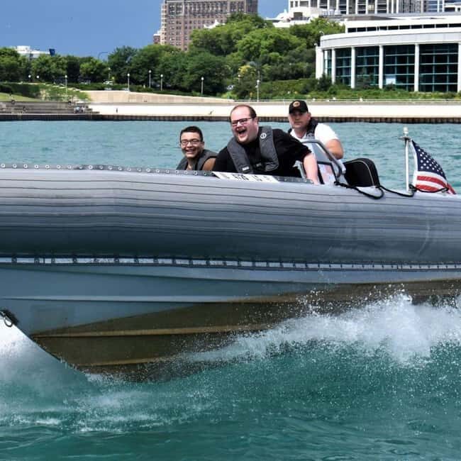 Chicago: Lake Michigan Sightseeing Boat Tour - An Authentic Look at the Chicago Speedboat Tour