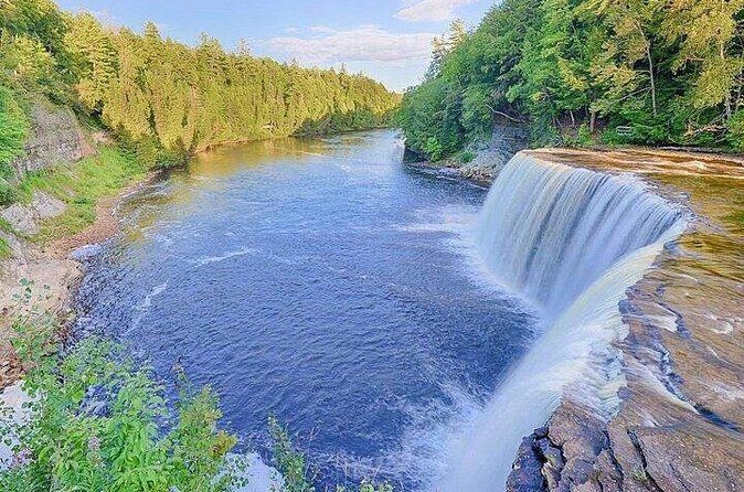 Chicago Milwaukee and Lakes 6 Day Tour - FAQ