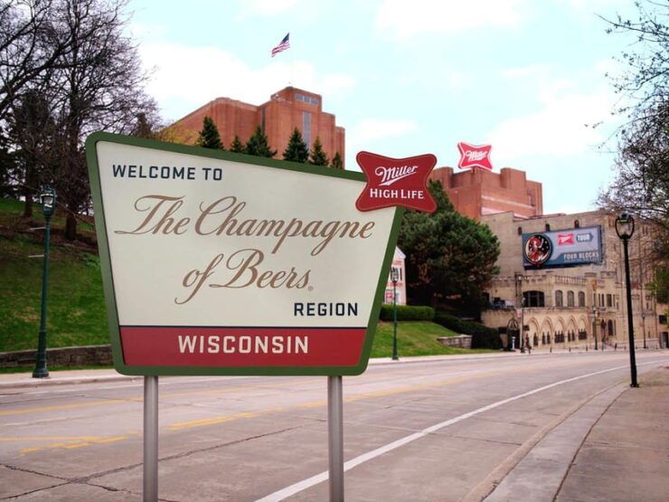 Chicago: Milwaukee Harley-Davidson Museum & Brewery Day Tour - Itinerary Highlights