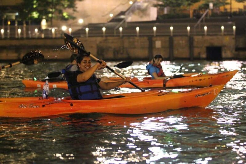 Chicago: Moonlight Paddle Tour on the Chicago River - Good To Know