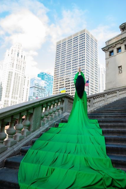 Chicago: Private Flying Dress Photoshoot With 15 Photos - Glamour and Elegance in Chicago