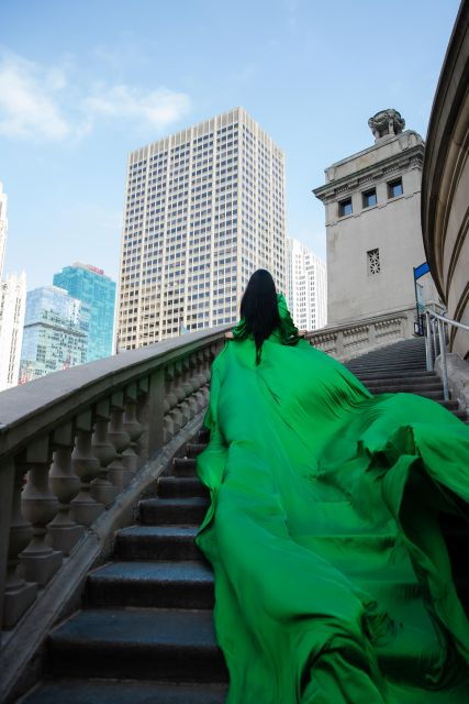 Chicago: Private Flying Dress Photoshoot With 15 Photos - Model for a Day in Chicago