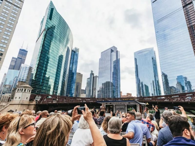 Chicago River Architecture Tour - Daylight views or a 20:30 skyline