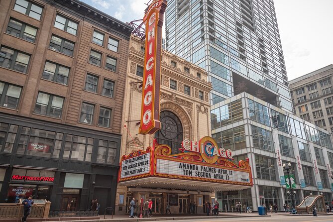 Chicago River by Private 2.5 Hour Boat Tour - Price and Booking Details