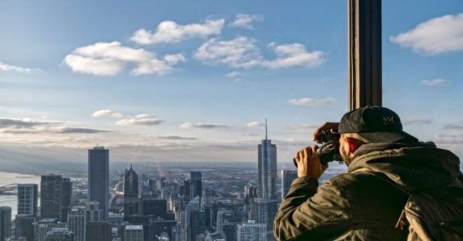 Chicago: Small Group Walking Tour With Skydeck and Boat - Tour Itinerary