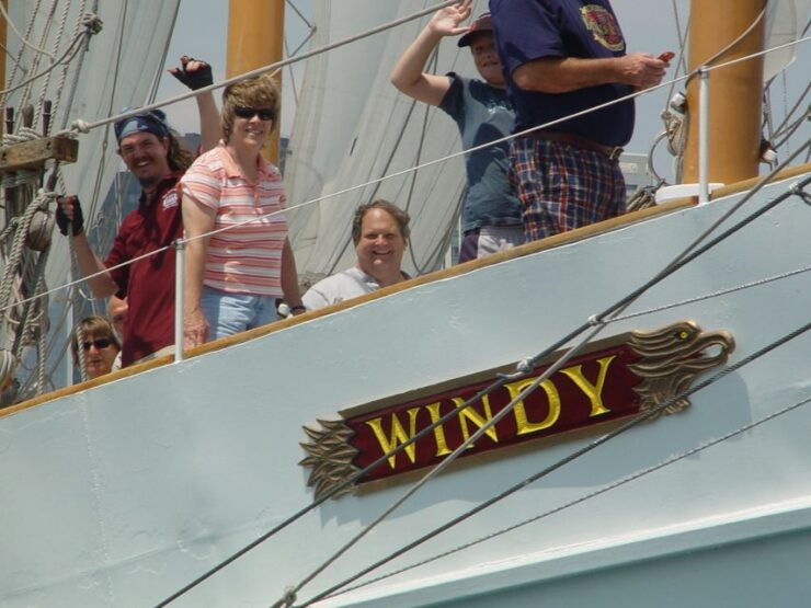 Chicago: Tall Ship Windy Architecture & Skyline Sailing Tour - Tour Duration and Guide Information
