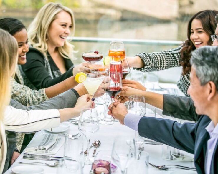 Chicago: Thanksgiving Gourmet Lunch Cruise on Chicago River - Location and Duration