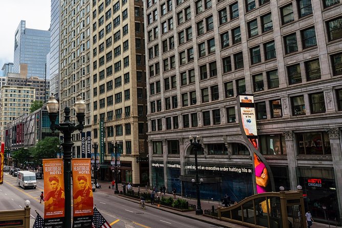 Chicago Walking Tour: A Walk Through Time - The Rise of Skyscrapers in the Windy City