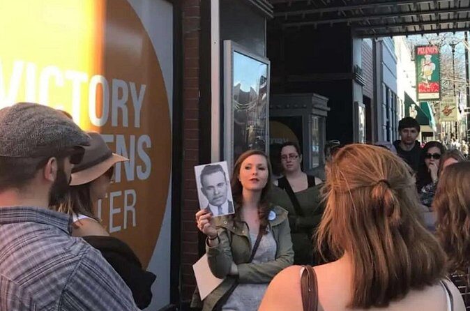 Chicago's Lincoln Park: Guns, Guitars & Gangster - FAQ