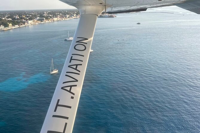 Chichén Itzá Flash: Private Flight, Private Guide, Lunch and Cenote Swim - Lunch at a Local Restaurant