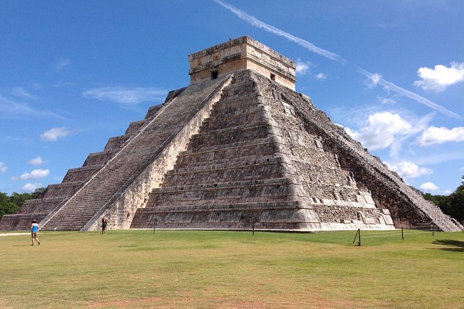Chichen-Itza, Ik-Kil Cenote, Valladolid All Day Tour With Lunch - Guides Behavior