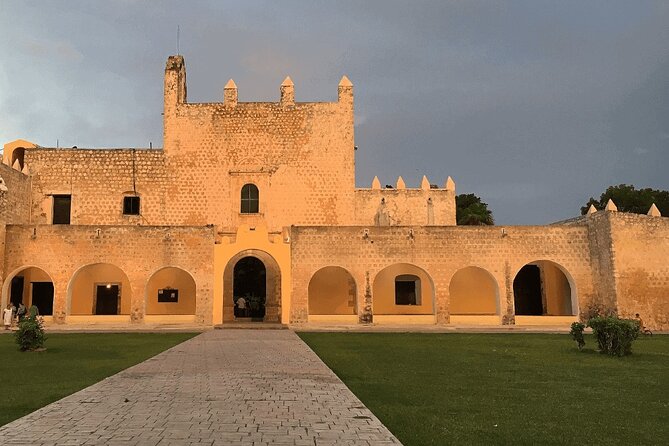 Chichen Itza Tour: Pyramids, Cenote Ik Kil & Valladolid - Highlights of the Tour