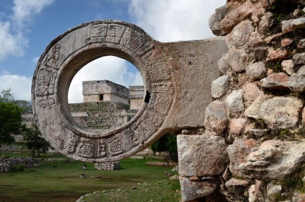 Chichen Itza Tour & Traditional Yucatecan Lunch - Transportation and Guides