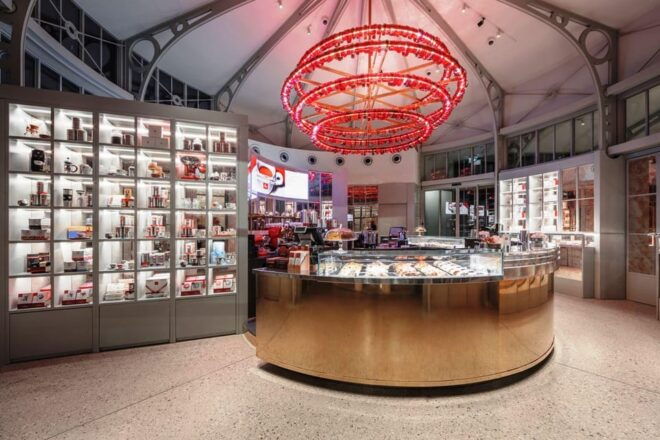 Chill Coffee or Meal Break at Illy Caffè in St.Marks Square - Breakfast and Coffee Break Offerings