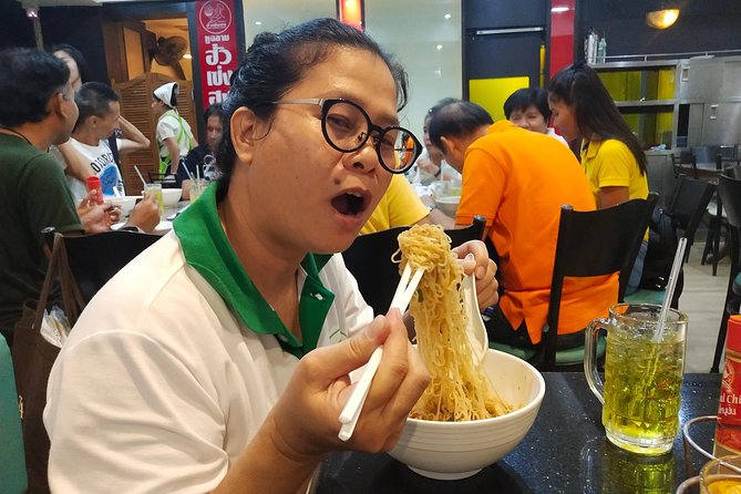 Chill Shop Chat as Local at India and China Town - Uncovering Hidden Gems