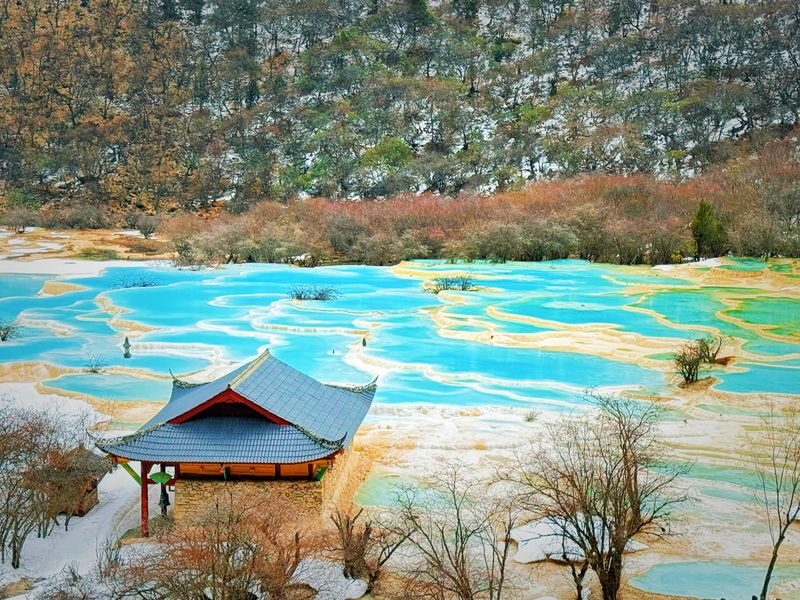China Railway Tour: Sichuan Jiuzhaigou Huanglong High-Speed Bullet Train 2-Day Tour - Day one: Huanglong’s pools at altitude
