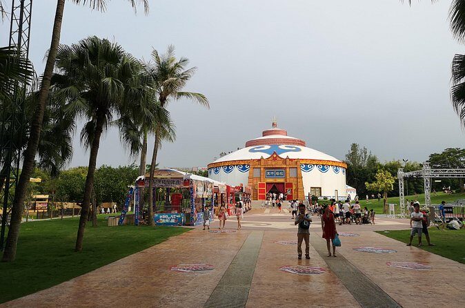 China's Minority Ethnic Culture Discovery And Shenzhen Theme Parks Visiting From Hong Kong Including Lunch - Shenzhen Museum & Civic Center: A Cultural Introduction