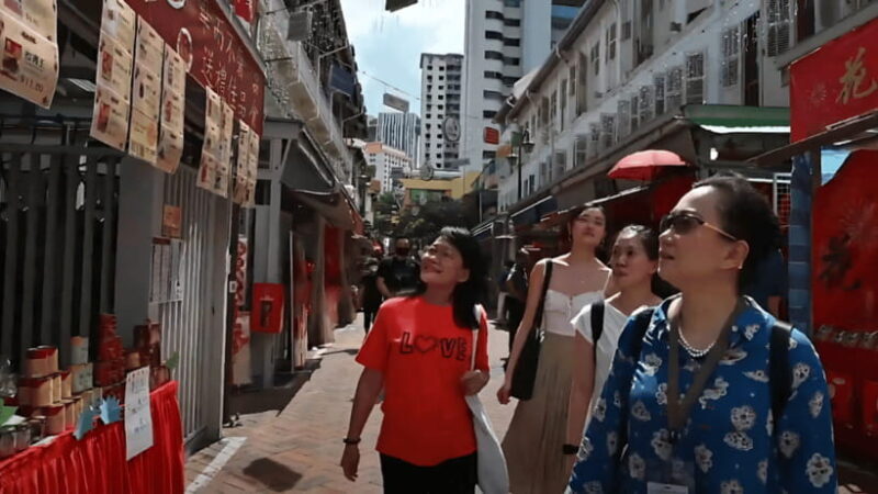 Chinatown Hidden Treasures Local Guided Walking Tour - Good To Know
