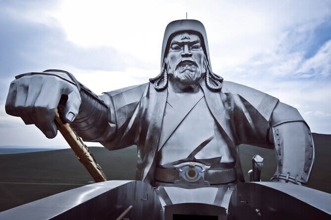 Chinggis Khaan Statue Complex and Sain Nomun Monastery Tour - Good To Know