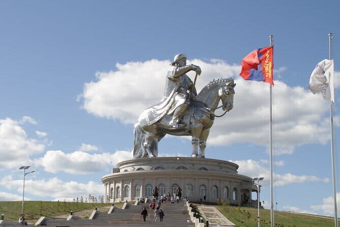 Chinggis Khaan Statue Complex and Sain Nomun Monastery Tour - Good To Know
