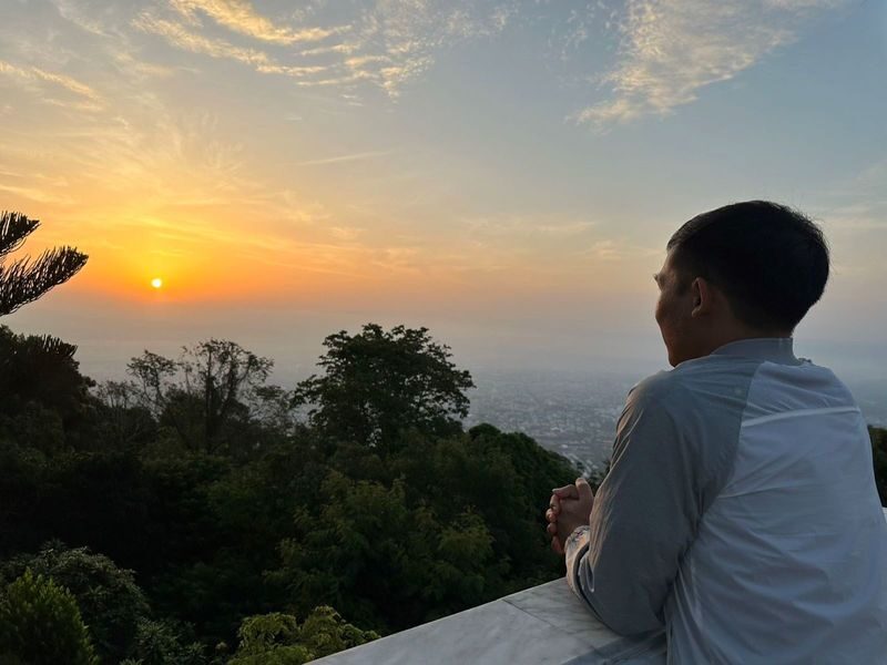 Chingmai Sunrise Hike & Cultural Traditions - Dawn at Wat Phra That Doi Suthep