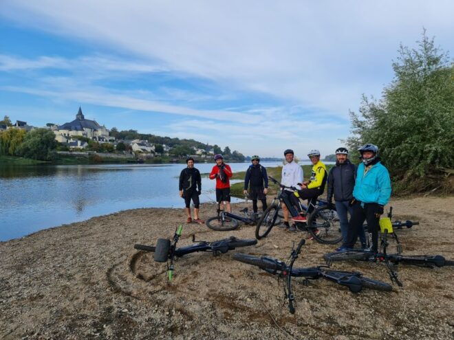 Chinon: Bicycle Tour of Saumur Wineries With Picnic Lunch - Inclusions