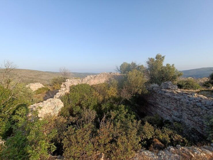 Chios:Armolia Castle Hiking Tour - Activity Description
