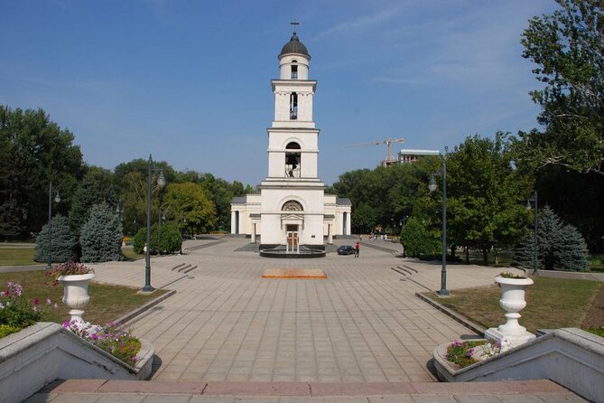 Chisinau Sighteeing Tour With Wine Tasting Milesti Mici - Booking Information