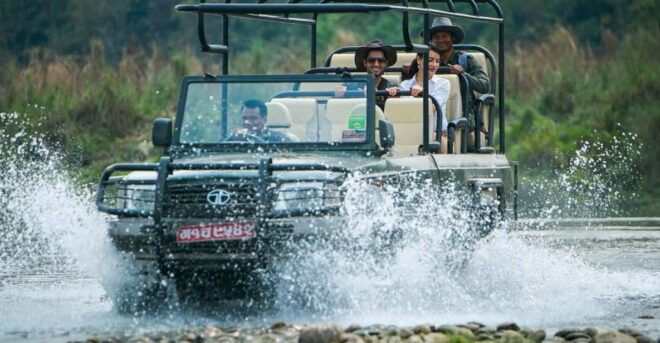 Chitwan Day Tour ( Canoeing+Jungle Walk+ Jeep Safari ) - Canoeing Experience