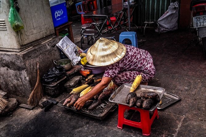 Cho Lon's Scents, Sights and Sounds - Indulging in Local Chinese Delicacies