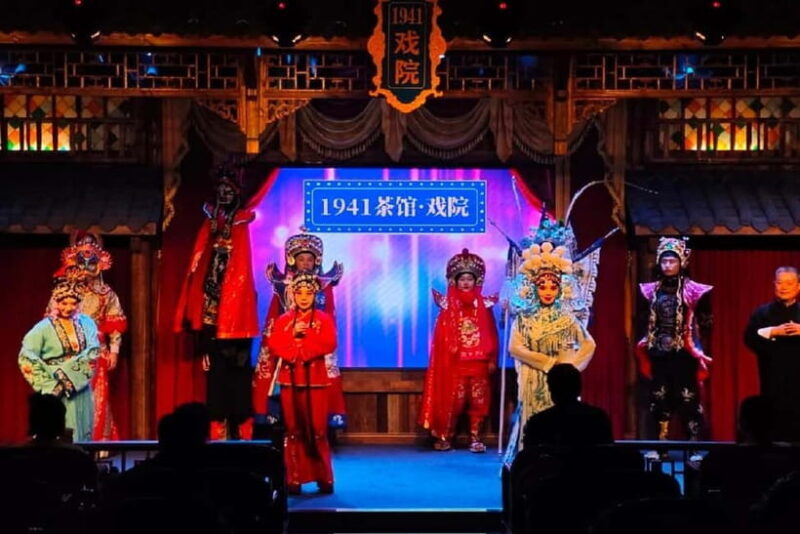 Chongqing: 1941 Theater + Hot Pot Private Group Day Tour - Food and Drink Experiences