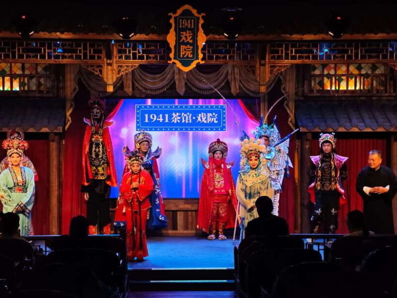 Chongqing 1941 theatre: Tea Art Performance with Folk Art - Who Should Consider This Tour?
